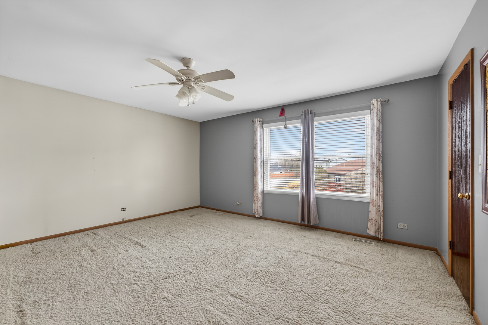 1254 Red Oak Court, Elgin, IL 60120