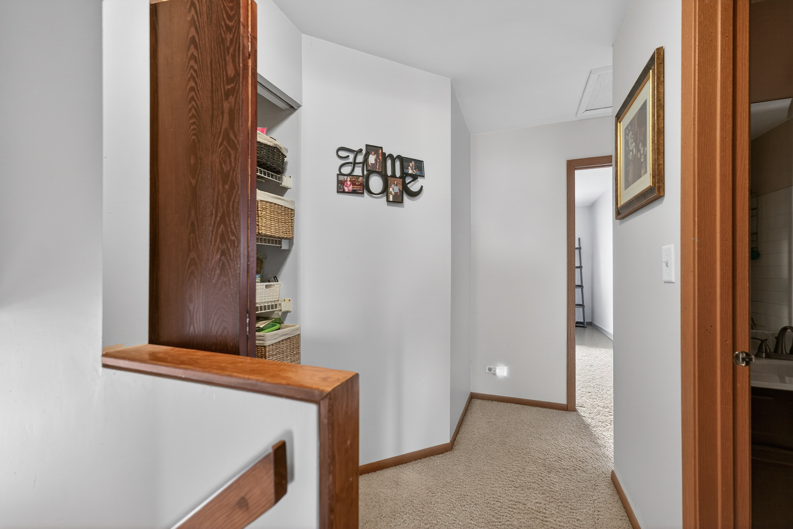 1254 Red Oak Court, Elgin, IL 60120