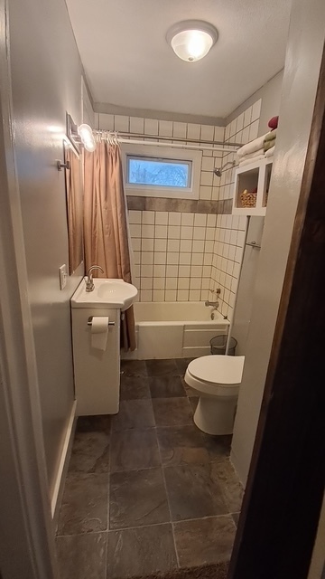 212 W Division Street, Bloomington, IL 61701