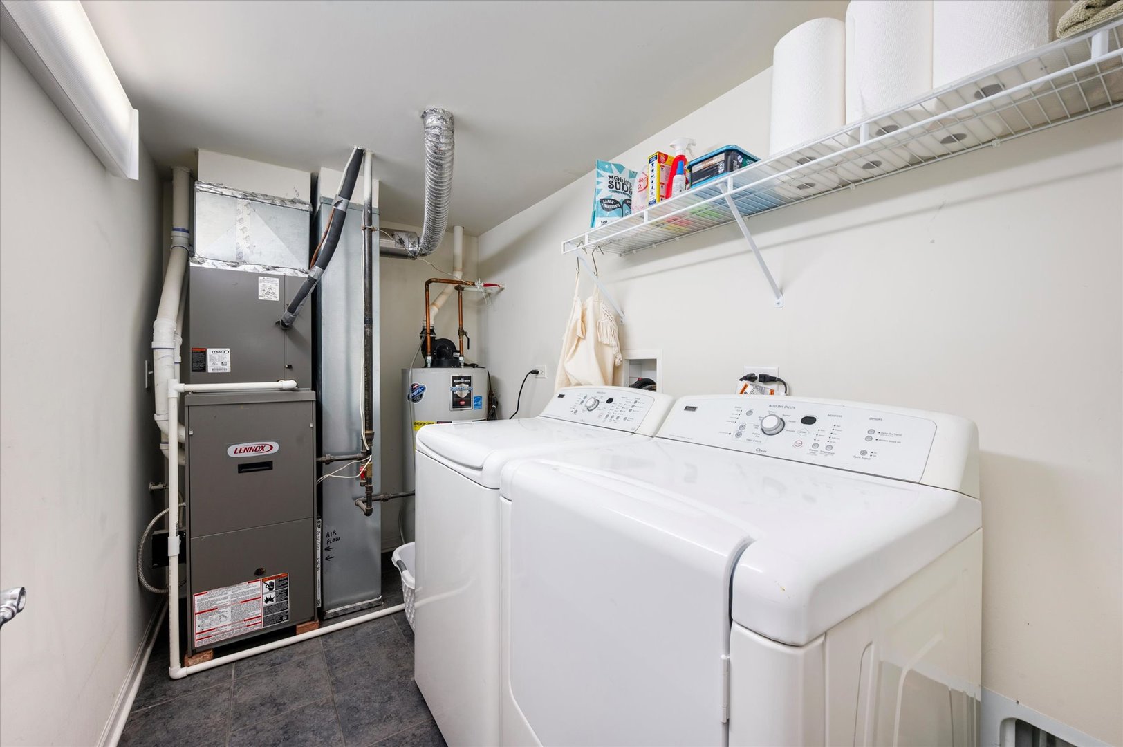 240 Devoe Drive, Oswego, IL 60543