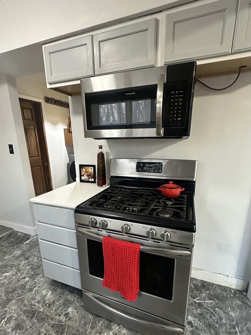 3203 S Bergman Drive, Holiday Hills, IL 60051