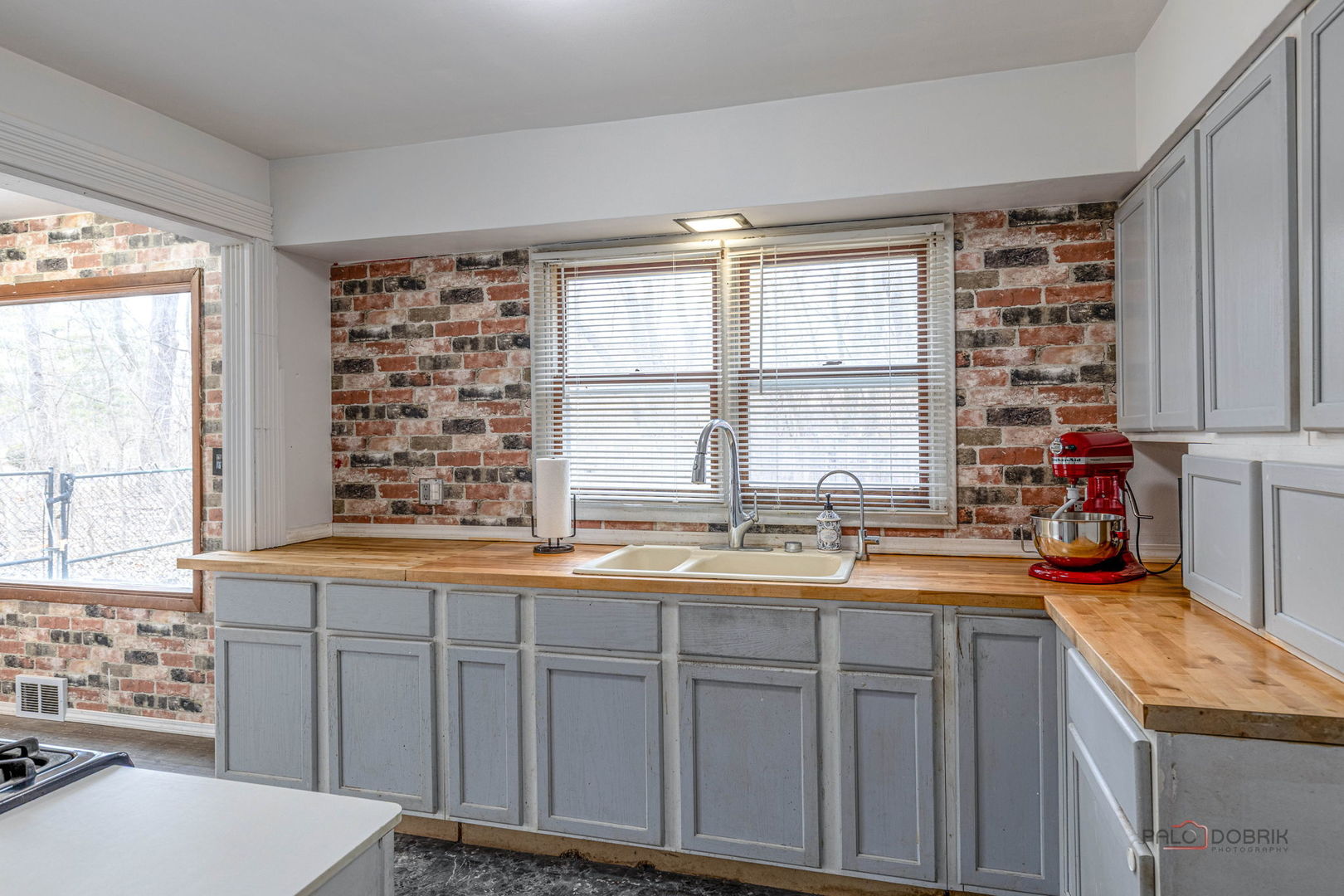 3203 S Bergman Drive, Holiday Hills, IL 60051