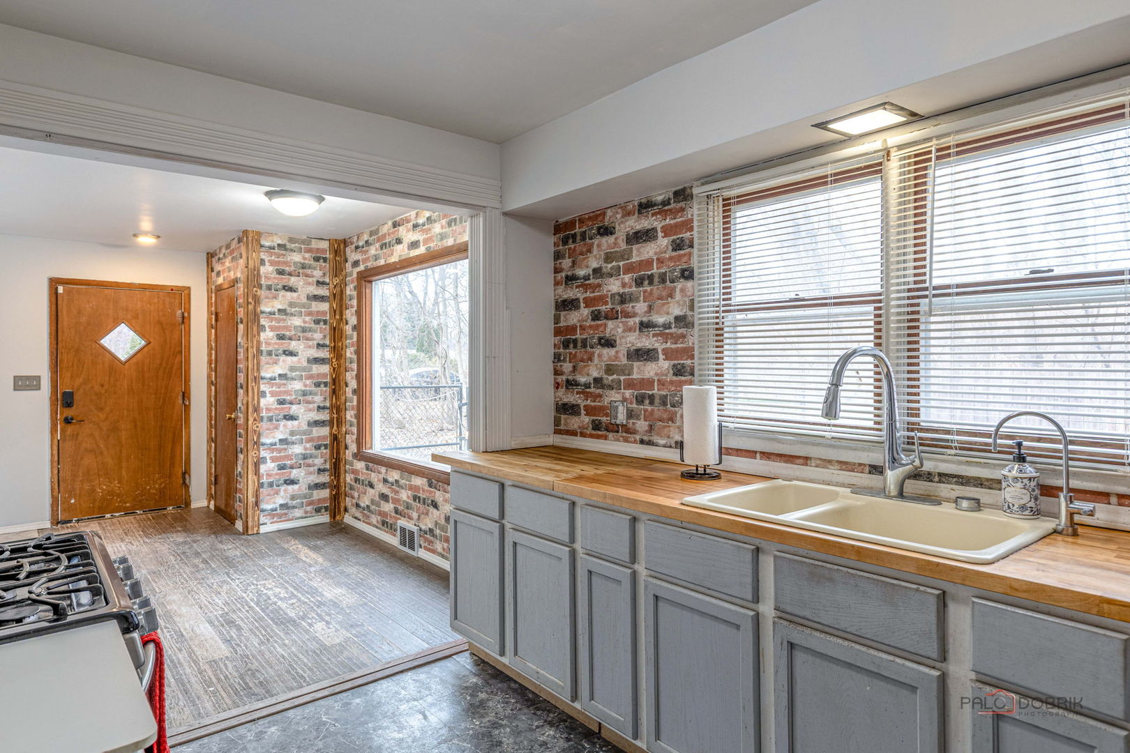 3203 S Bergman Drive, Holiday Hills, IL 60051