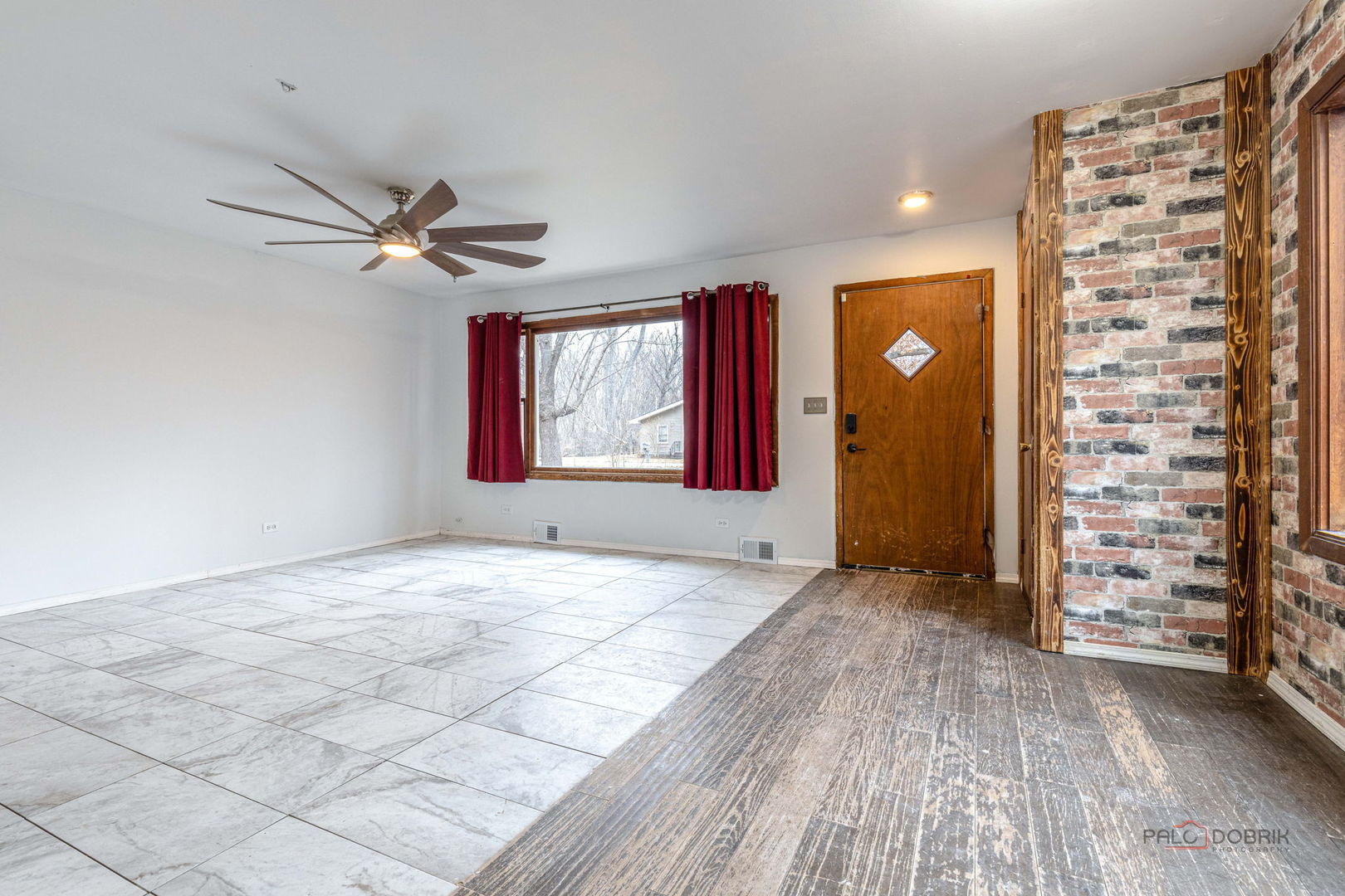 3203 S Bergman Drive, Holiday Hills, IL 60051