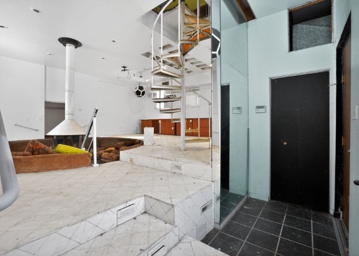 951 E HYDE PARK Boulevard, Chicago, IL 60615