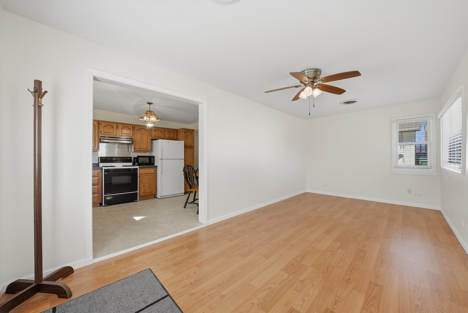 1511 Meadowbrook Drive, Round Lake Beach, IL 60073