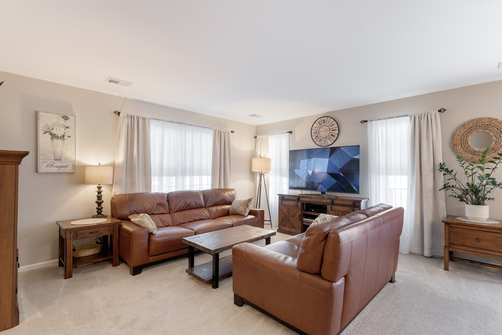 279 Regal Court, Roselle, IL 60172