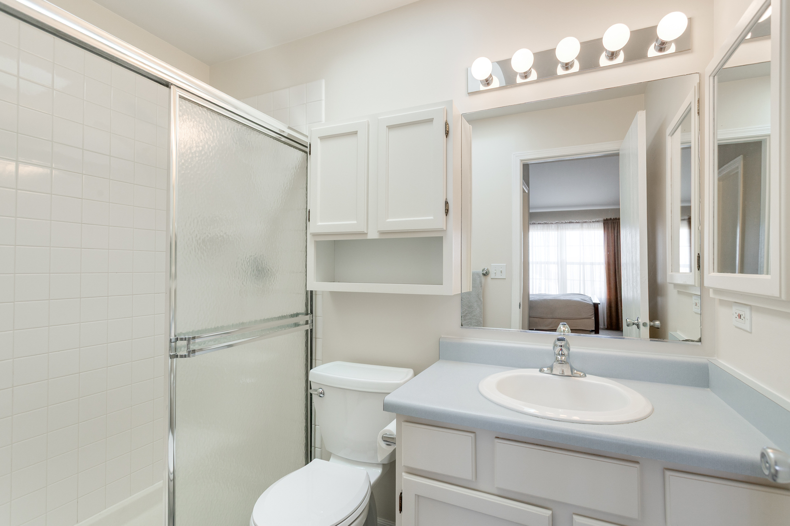 279 Regal Court, Roselle, IL 60172