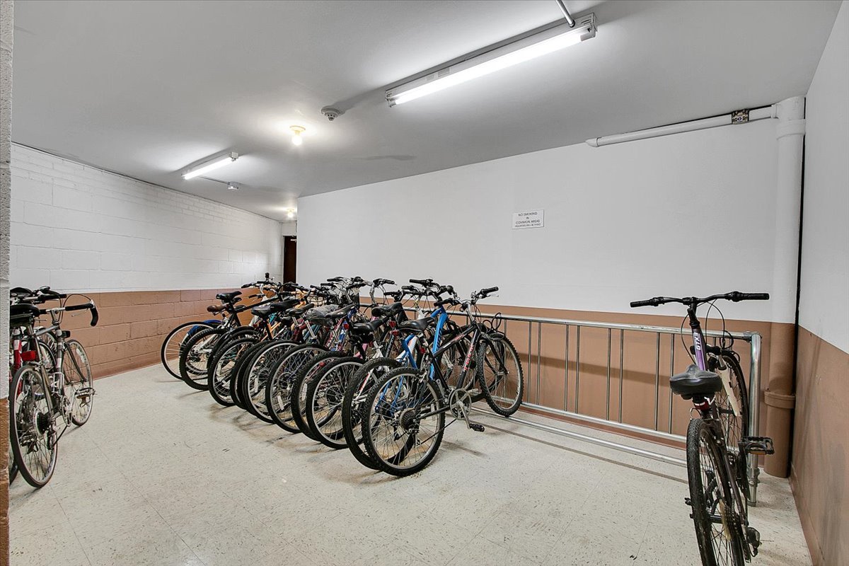 245 S Park Lane #321, Palatine, IL 60074