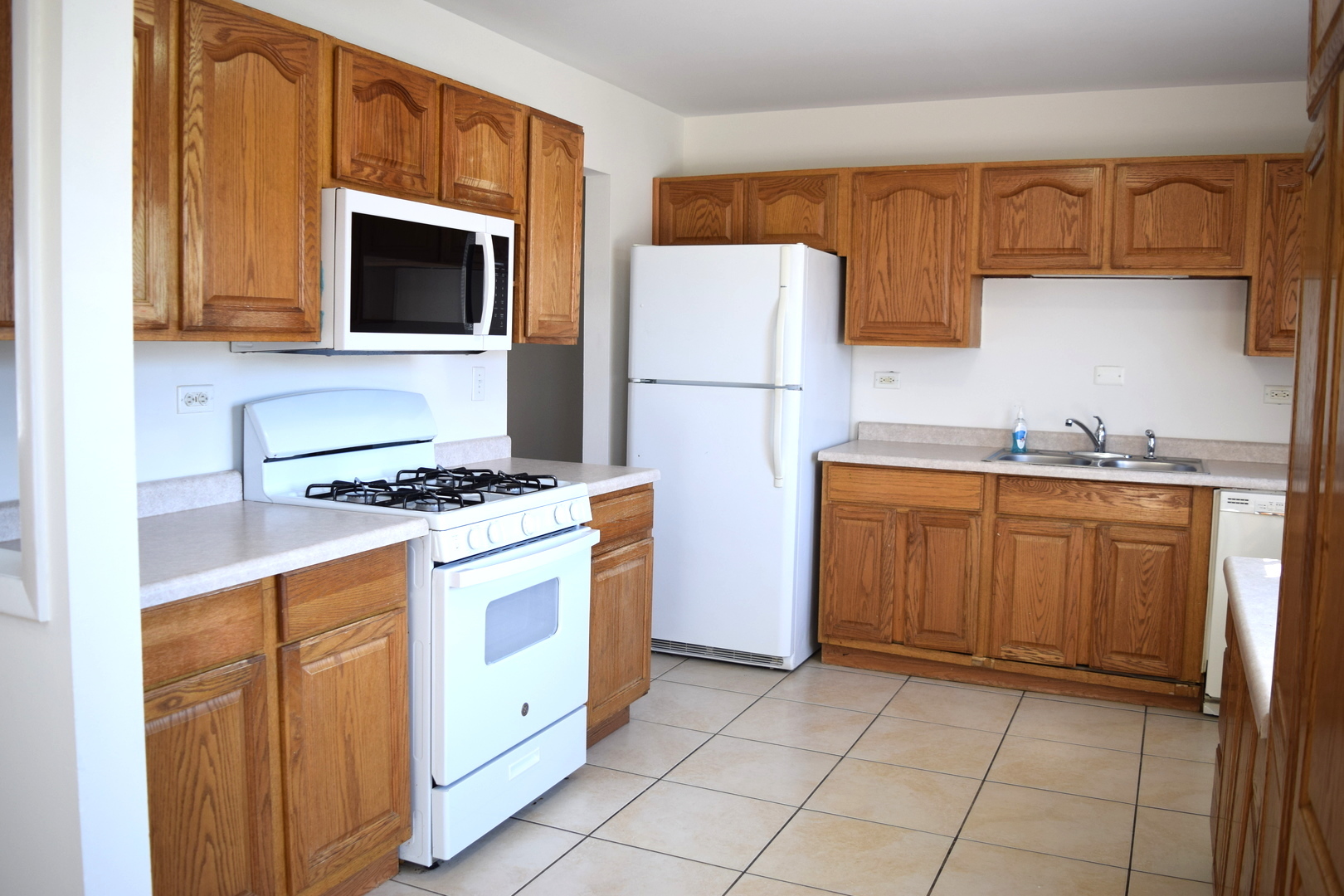 7040 Meadowbrook Lane, Hanover Park, IL 60133