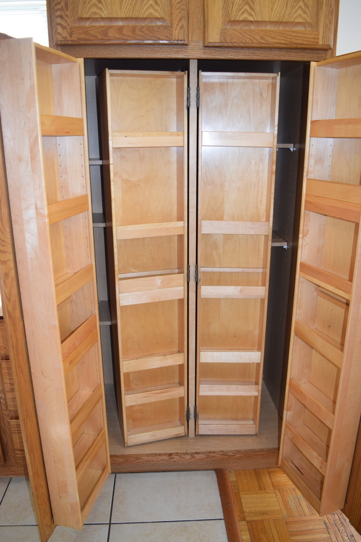 7040 Meadowbrook Lane, Hanover Park, IL 60133