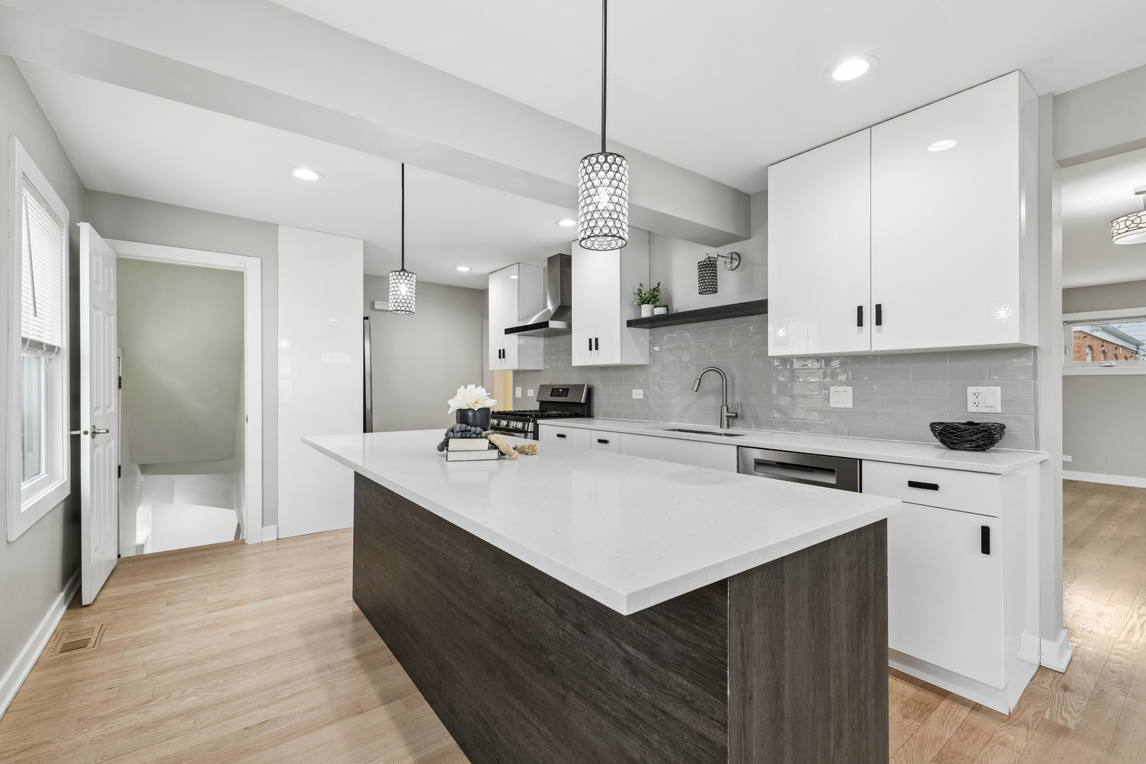 512 N Elm Street, Mount Prospect, IL 60056