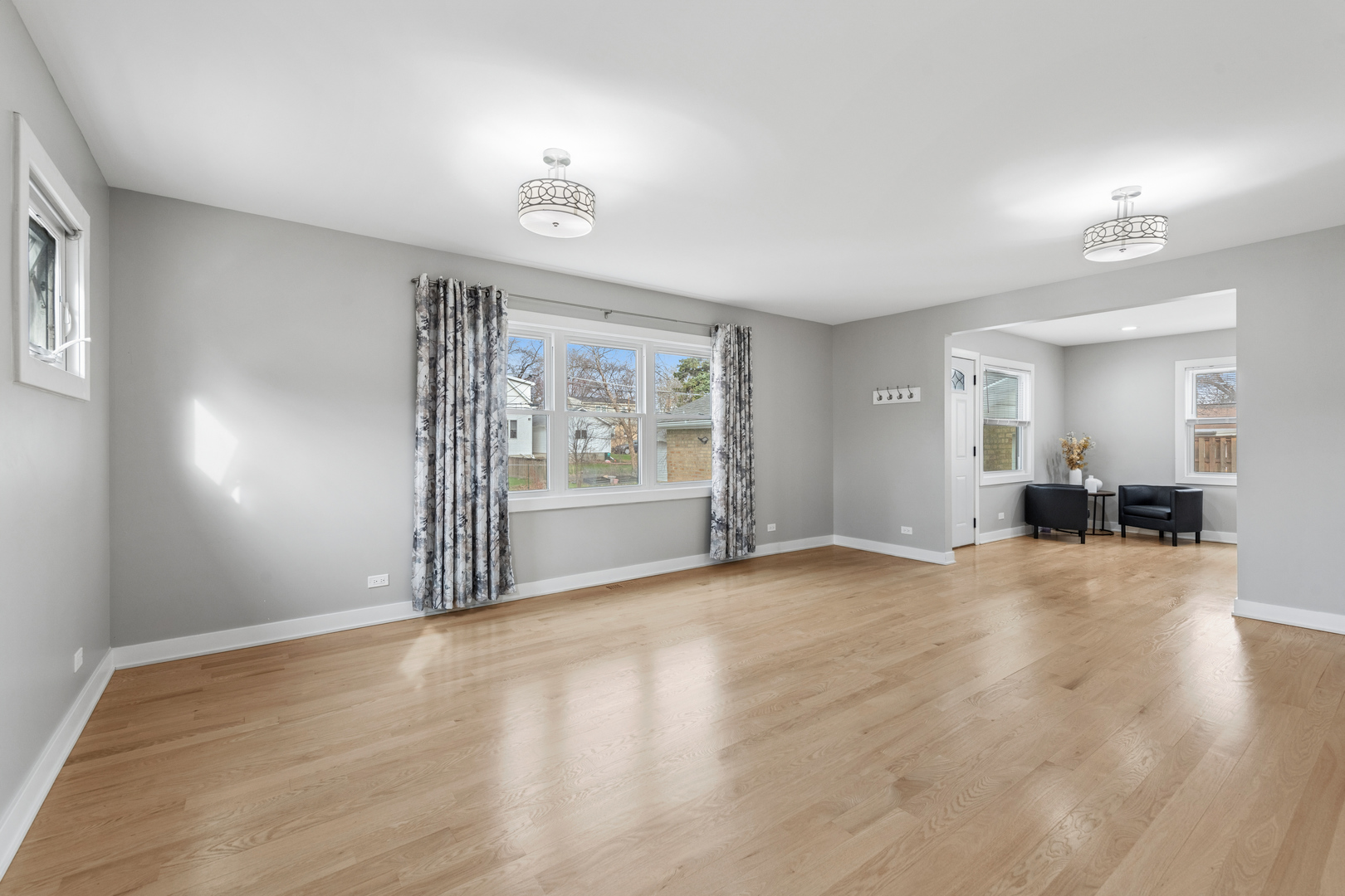 512 N Elm Street, Mount Prospect, IL 60056