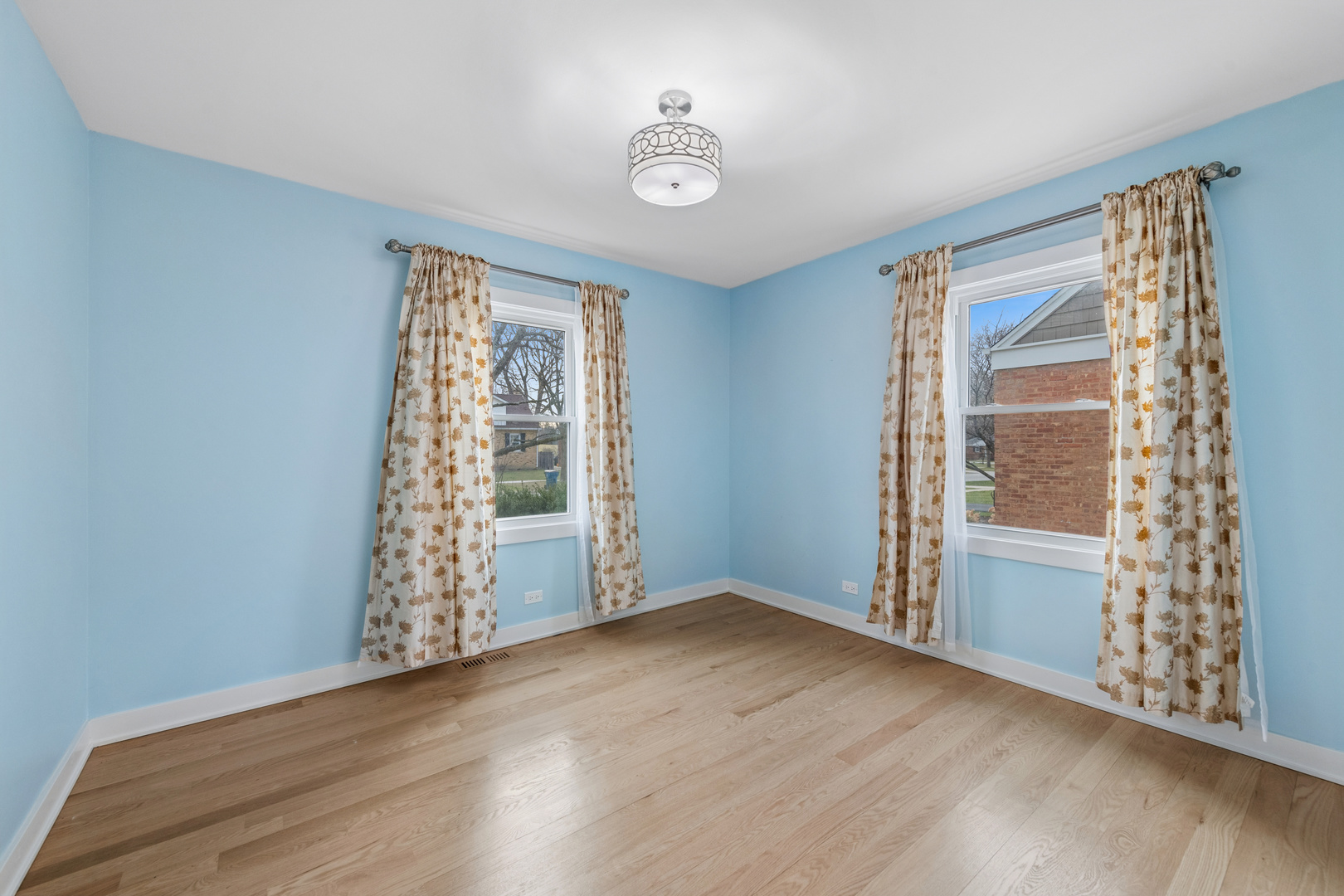 512 N Elm Street, Mount Prospect, IL 60056