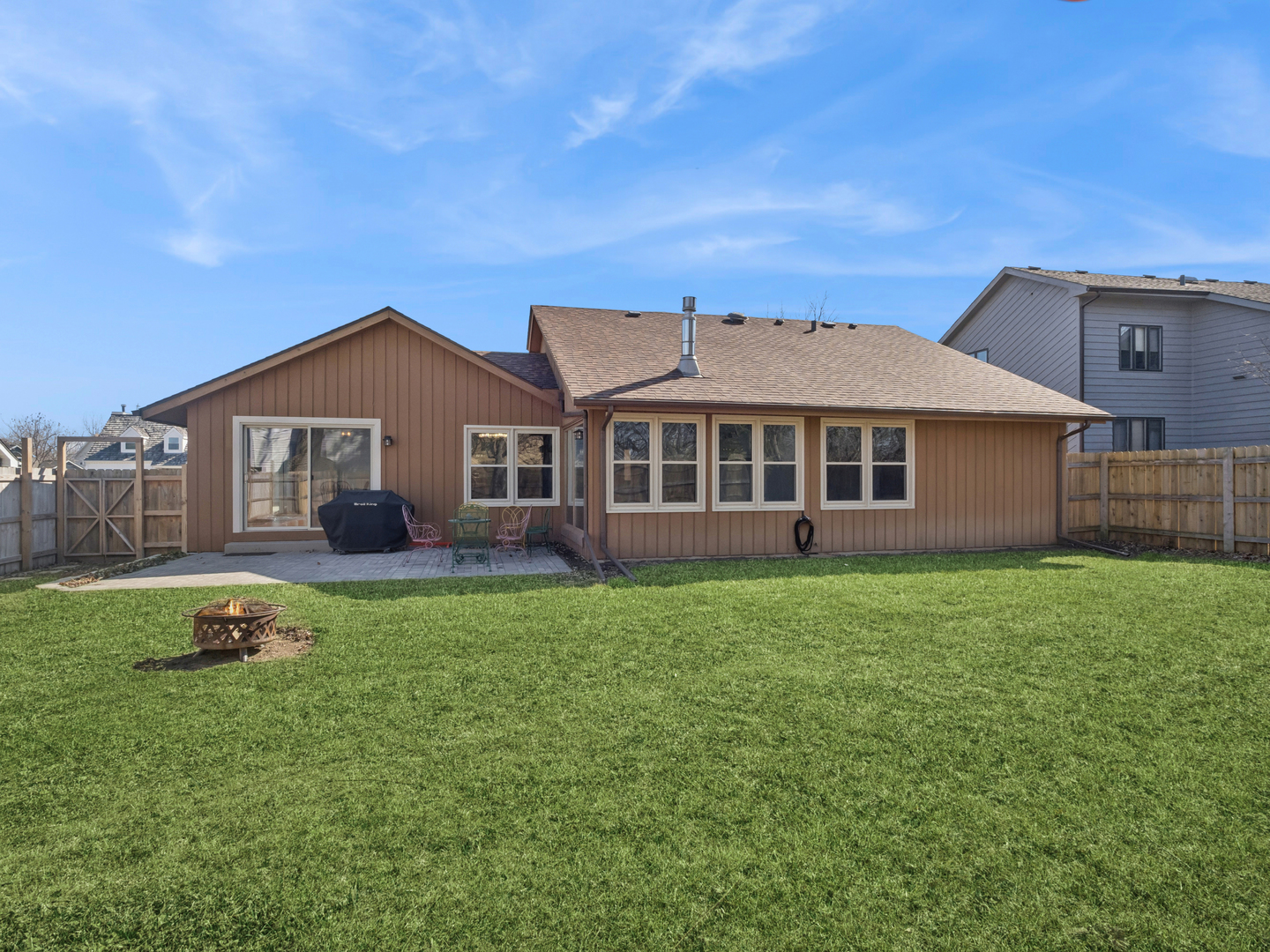 468 Tanglewood Drive, Gurnee, IL 60031