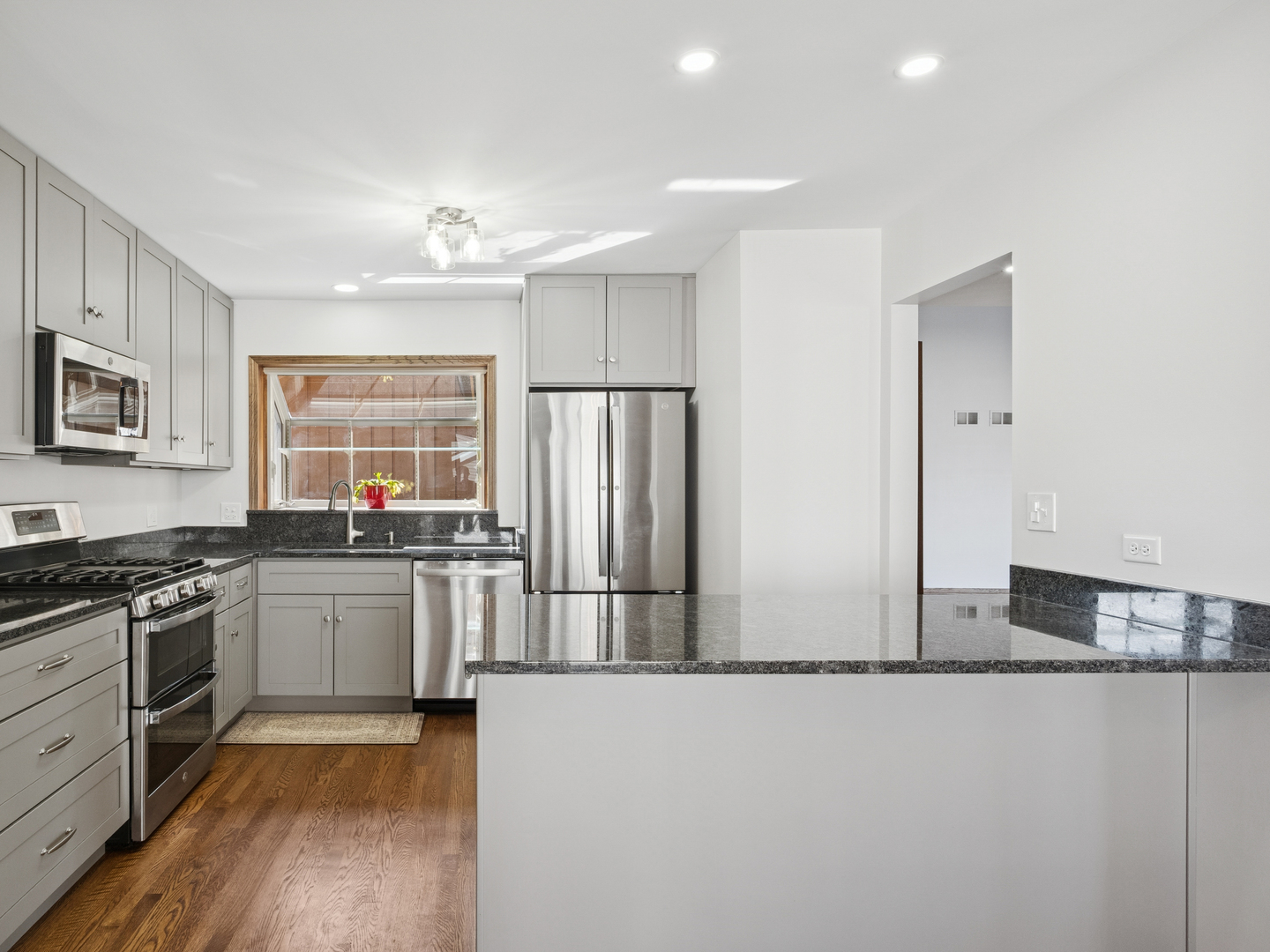 468 Tanglewood Drive, Gurnee, IL 60031