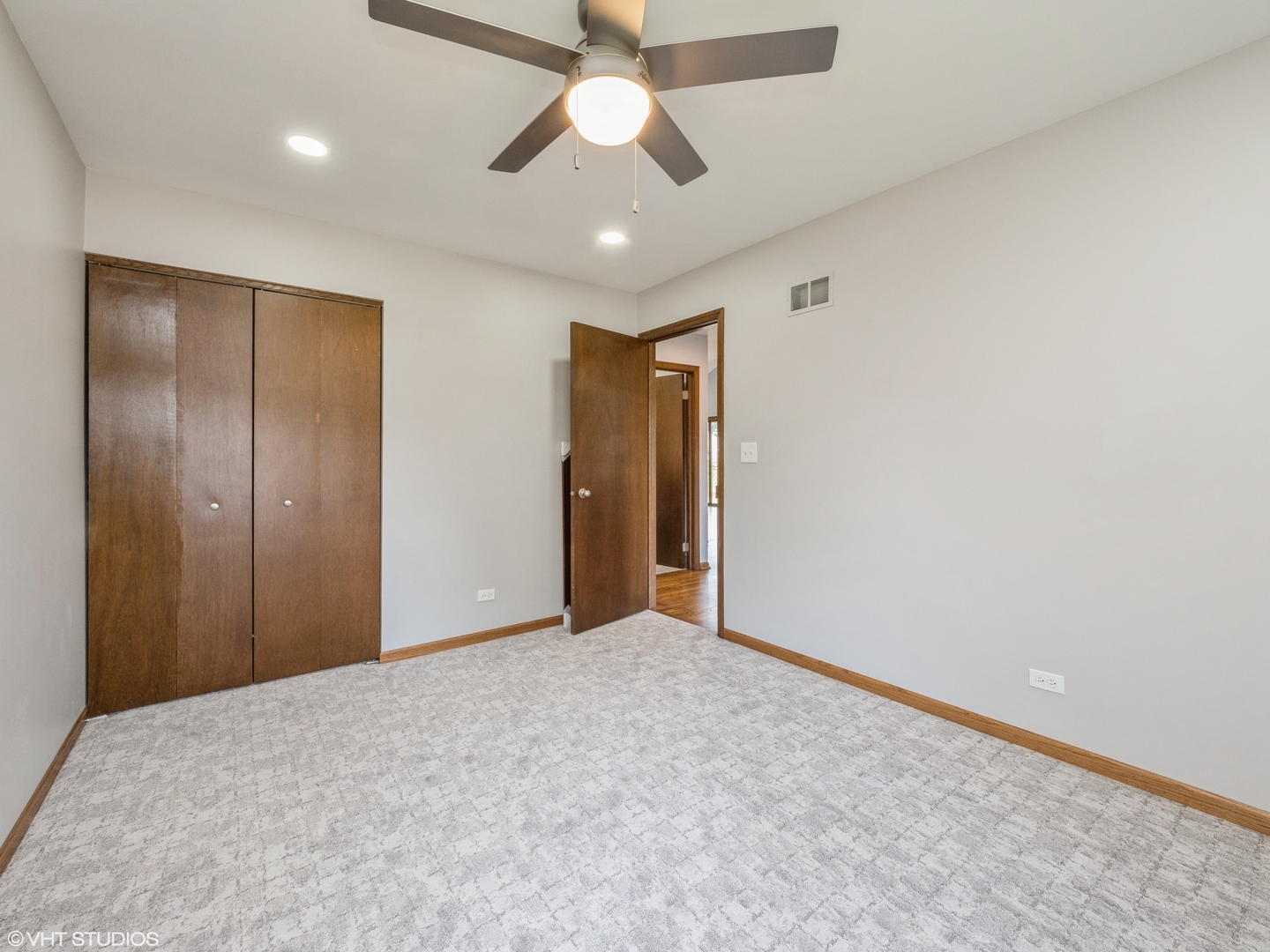 468 Tanglewood Drive, Gurnee, IL 60031