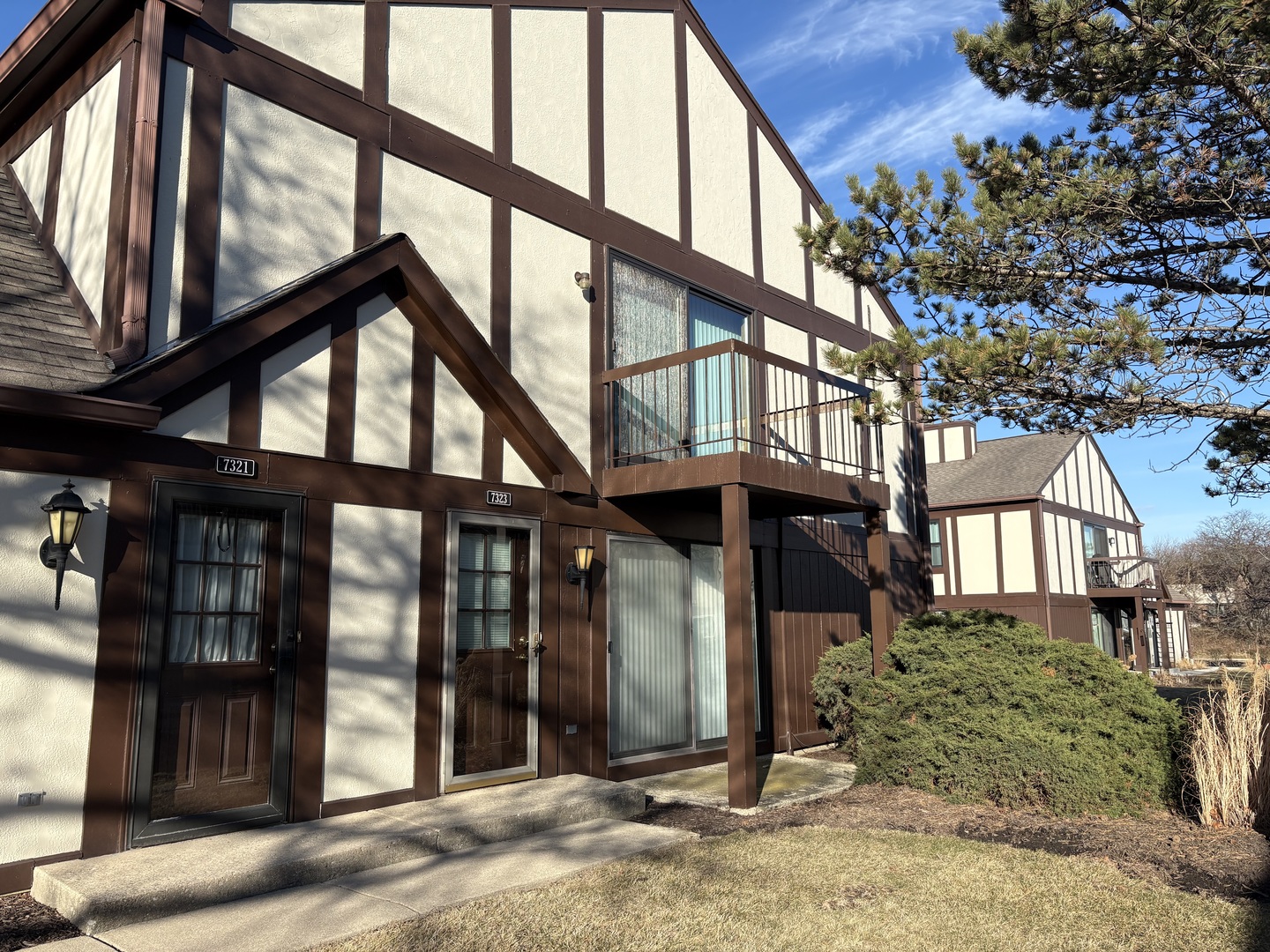 7321 Baybury Road, Downers Grove, IL 60516