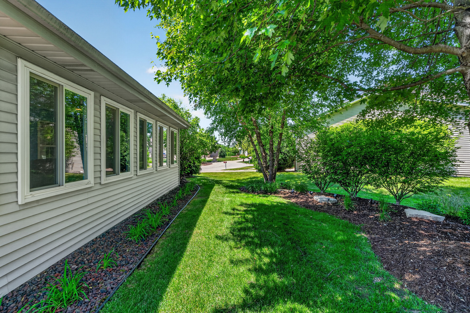 16946 Mohican Drive, Lockport, IL 60441