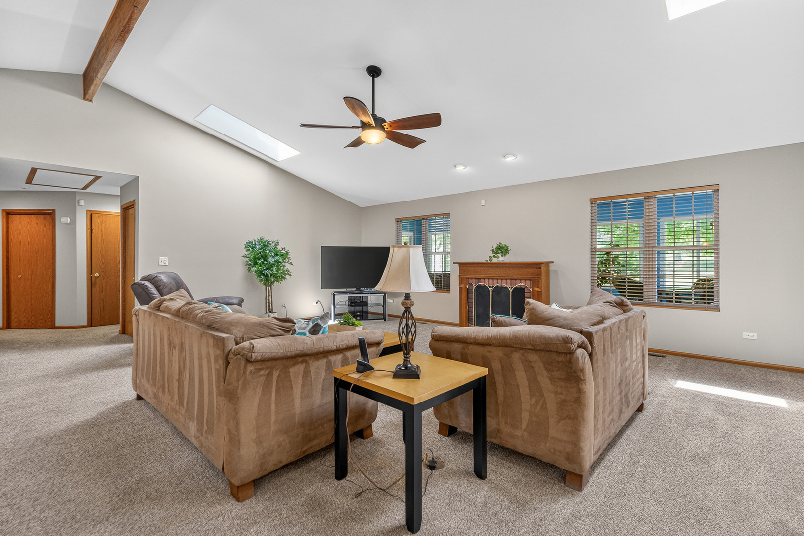 16946 Mohican Drive, Lockport, IL 60441