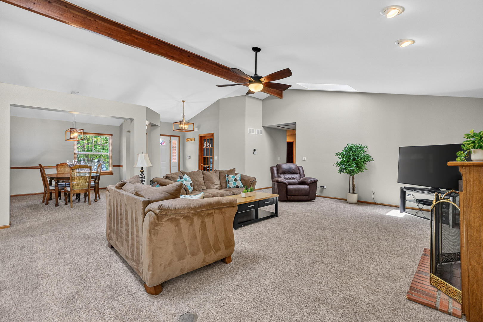 16946 Mohican Drive, Lockport, IL 60441