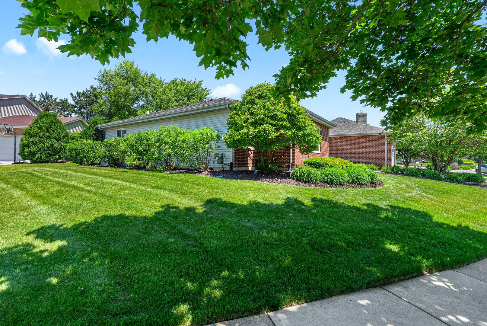 16946 Mohican Drive, Lockport, IL 60441
