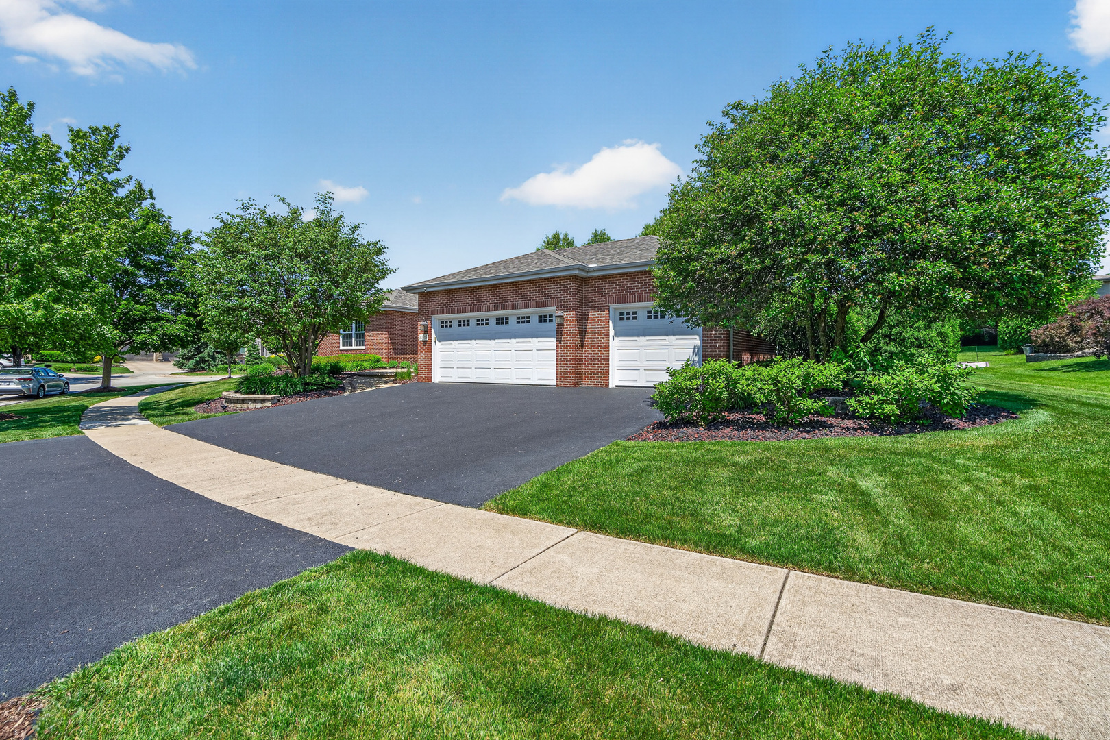 16946 Mohican Drive, Lockport, IL 60441