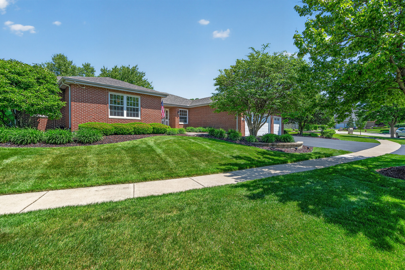 16946 Mohican Drive, Lockport, IL 60441