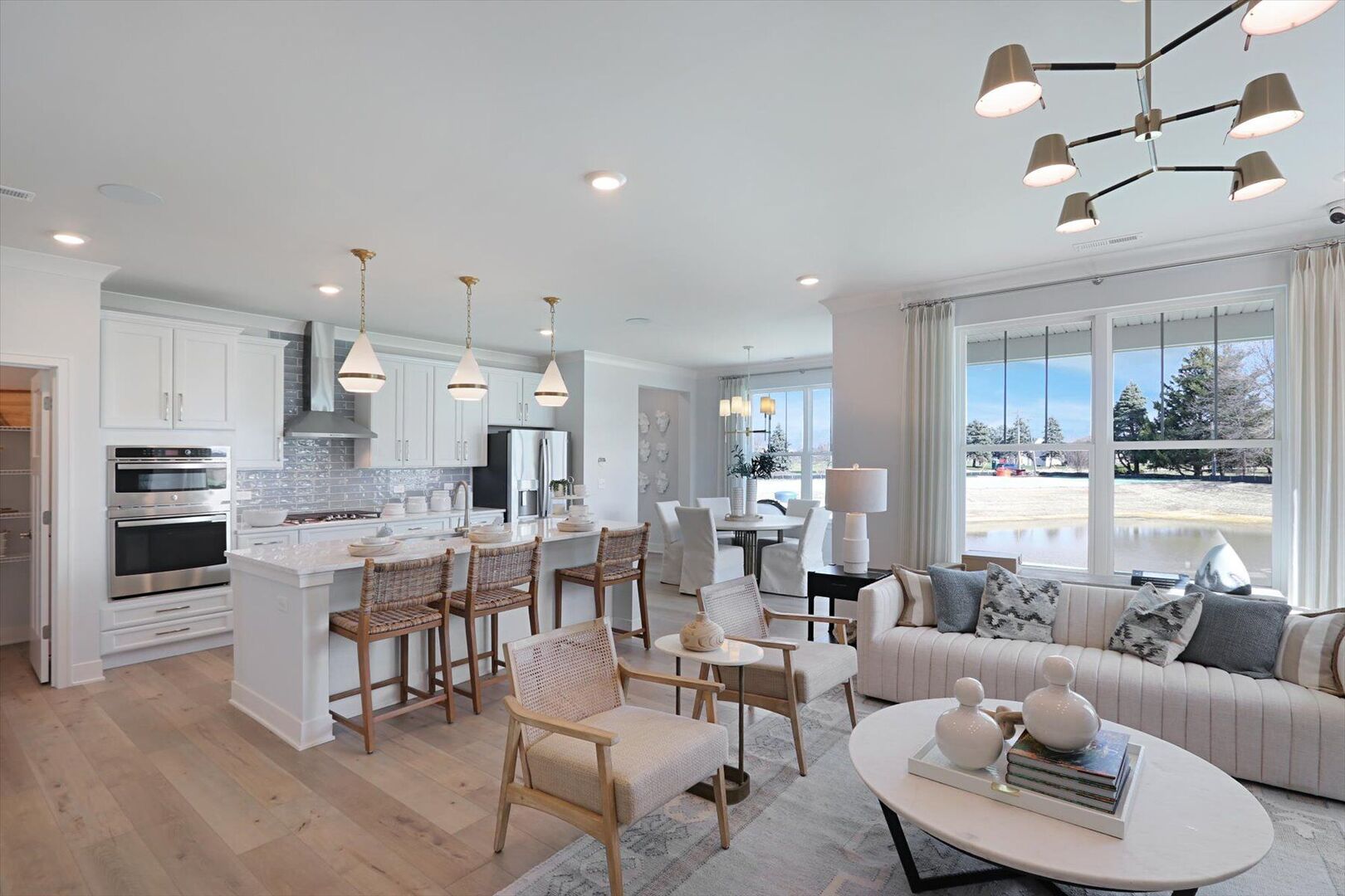 719 Alberta Avenue, Oswego, IL 60543