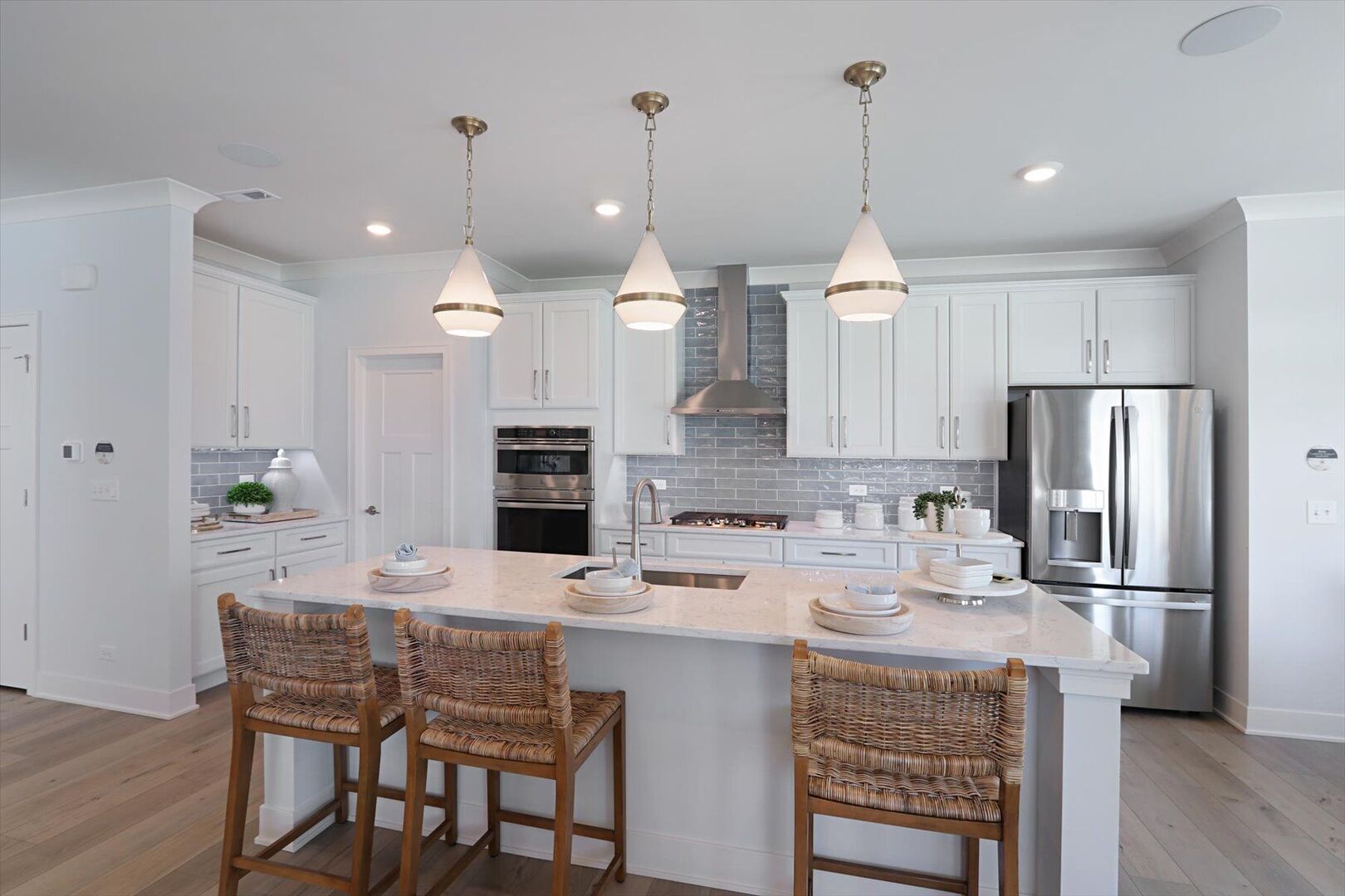 719 Alberta Avenue, Oswego, IL 60543