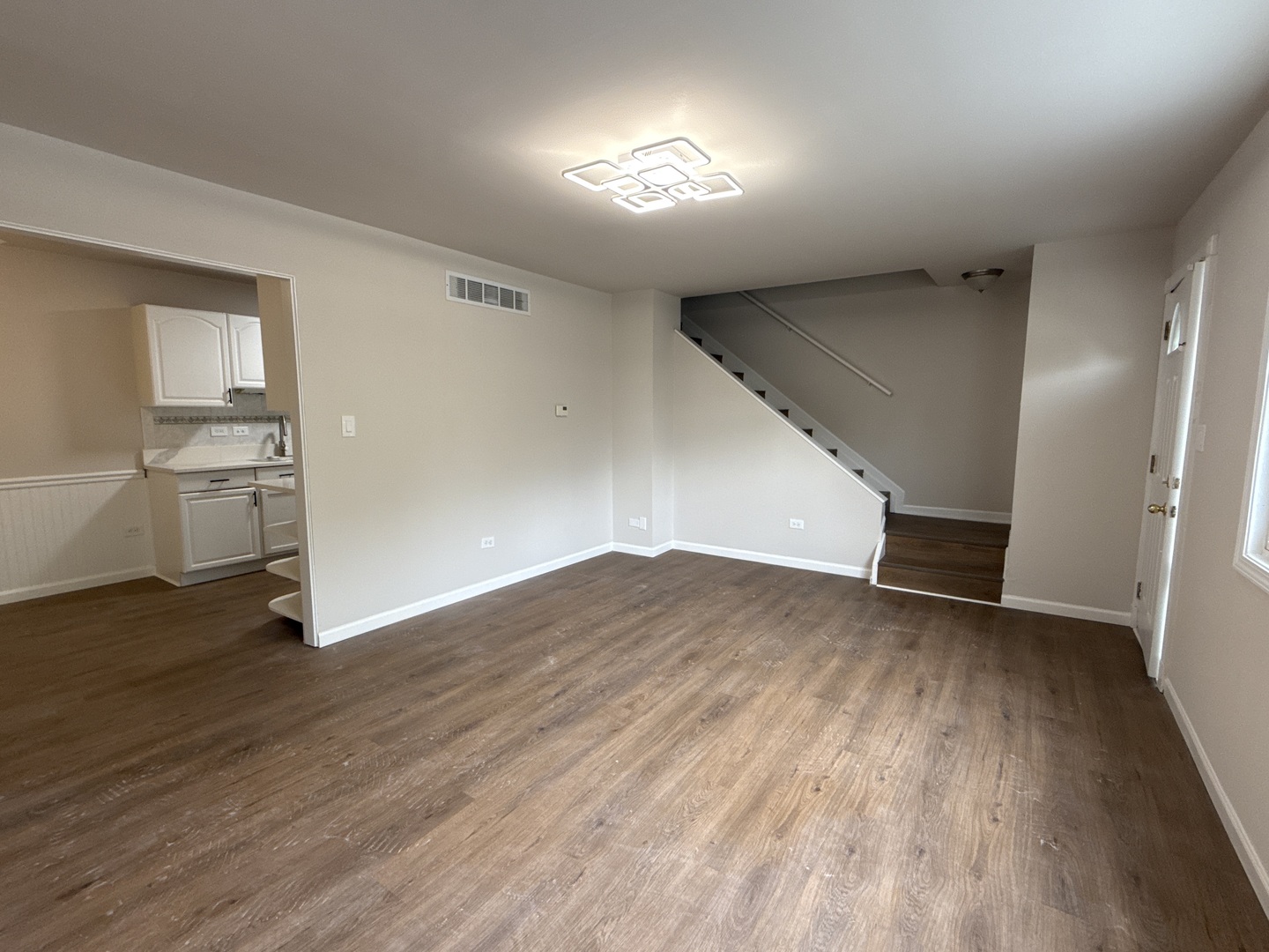 901 Gael Drive #B, Joliet, IL 60435