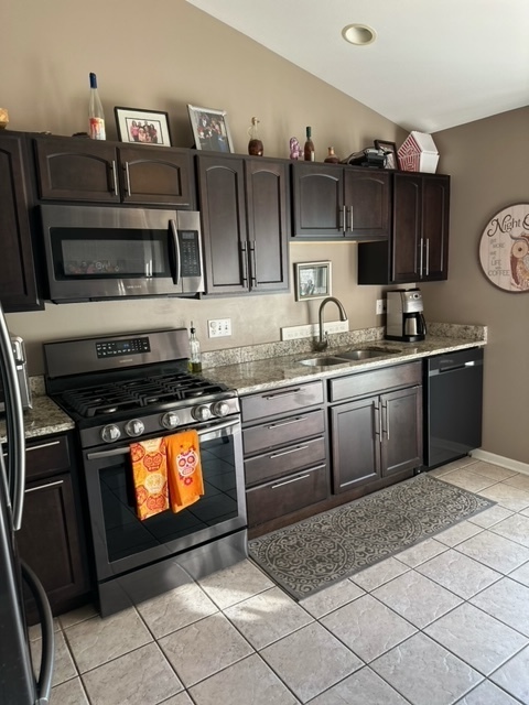 777 STONEWALL Court, Schaumburg, IL 60173