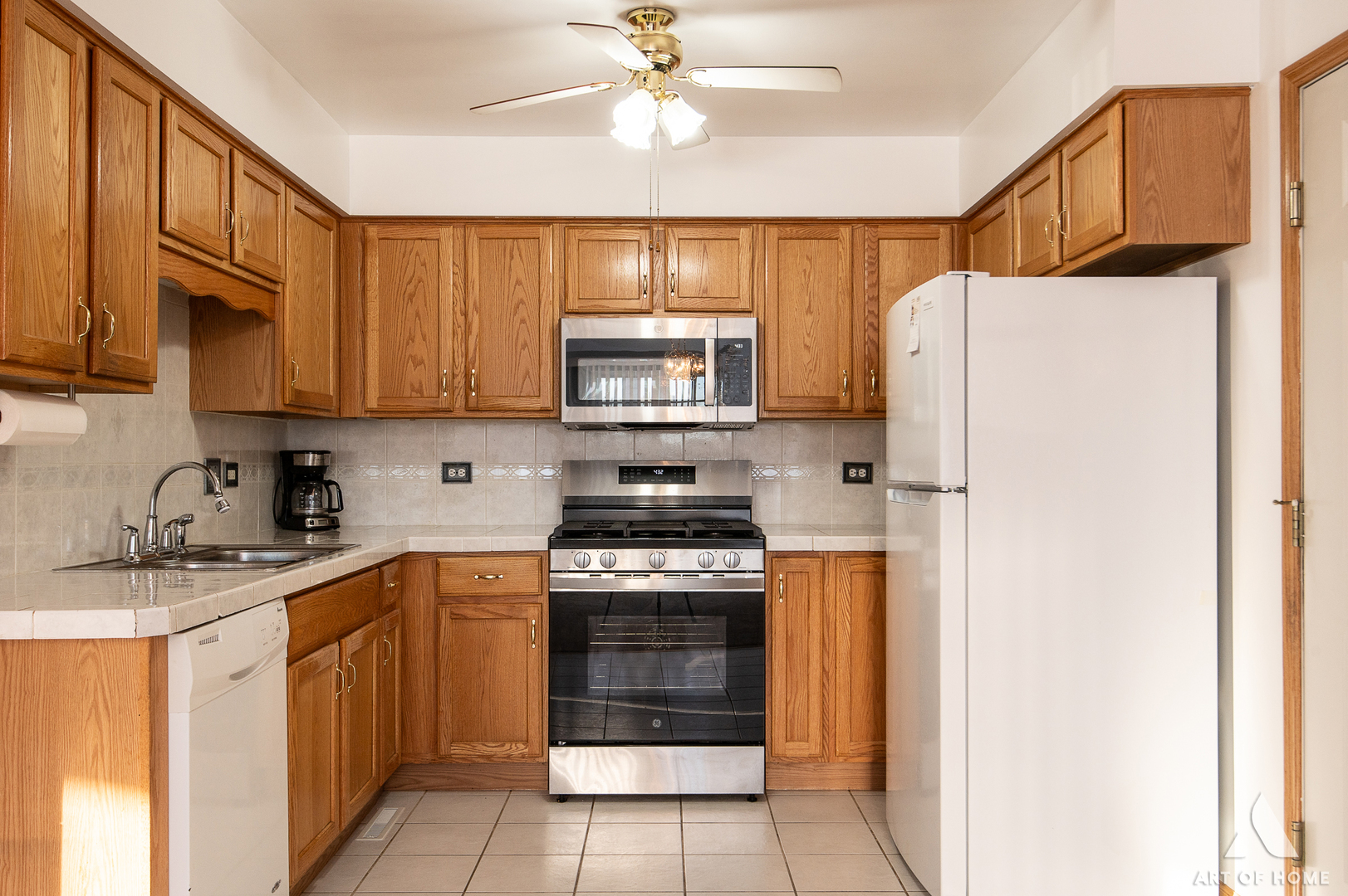 8514 Hill Top Court, Justice, IL 60458