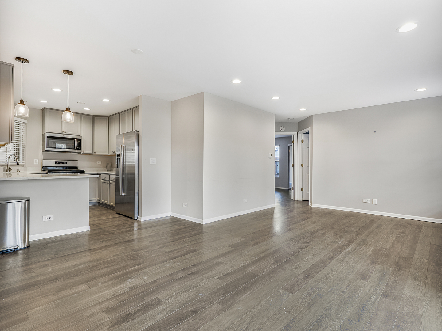 212 W Hamilton Drive, Palatine, IL 60067