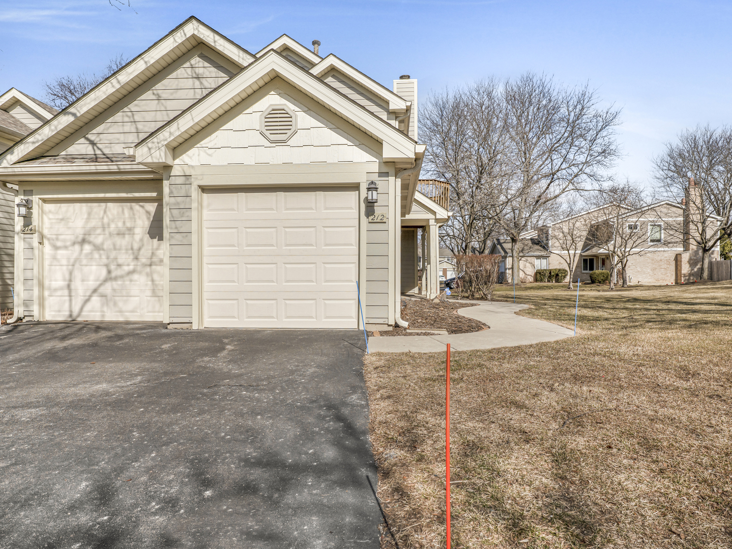 212 W Hamilton Drive, Palatine, IL 60067