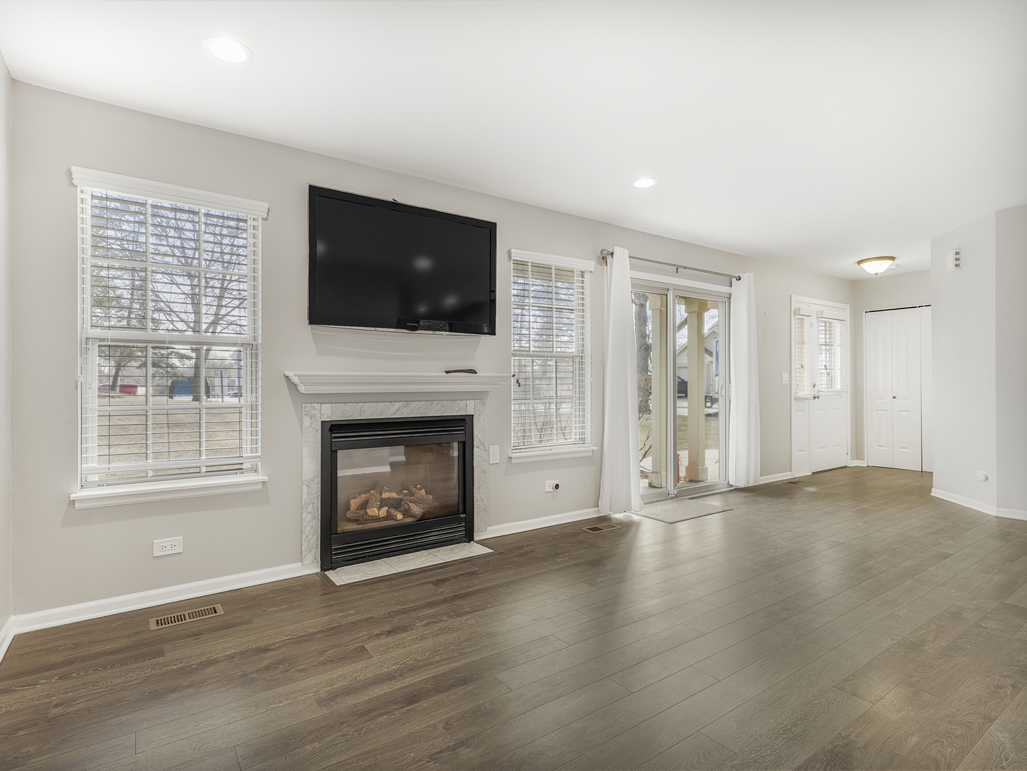 212 W Hamilton Drive, Palatine, IL 60067