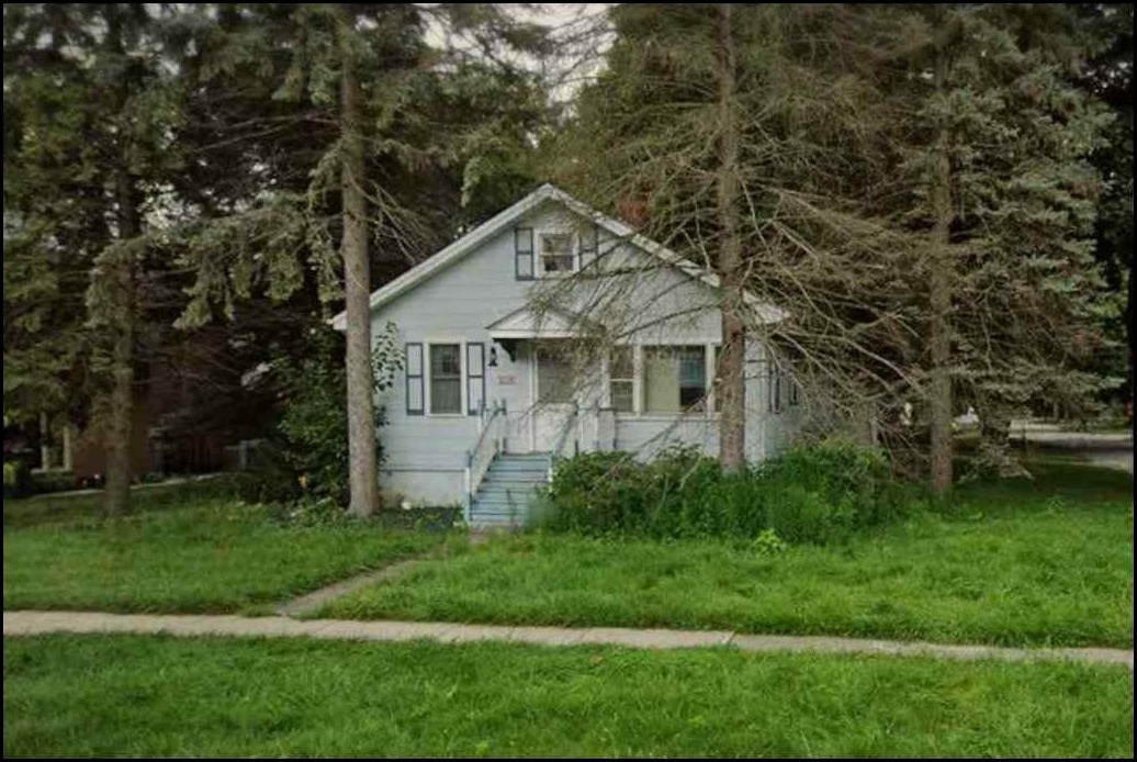 216 N Douglas Avenue, Arlington Heights, IL 60004