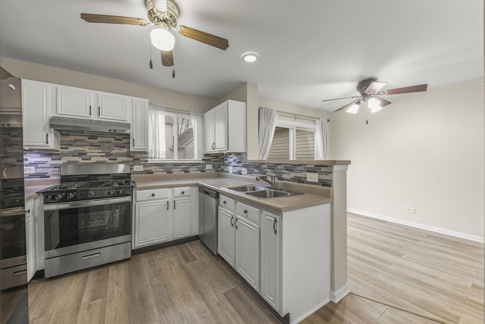 1643 ORCHARD Court, West Chicago, IL 60185