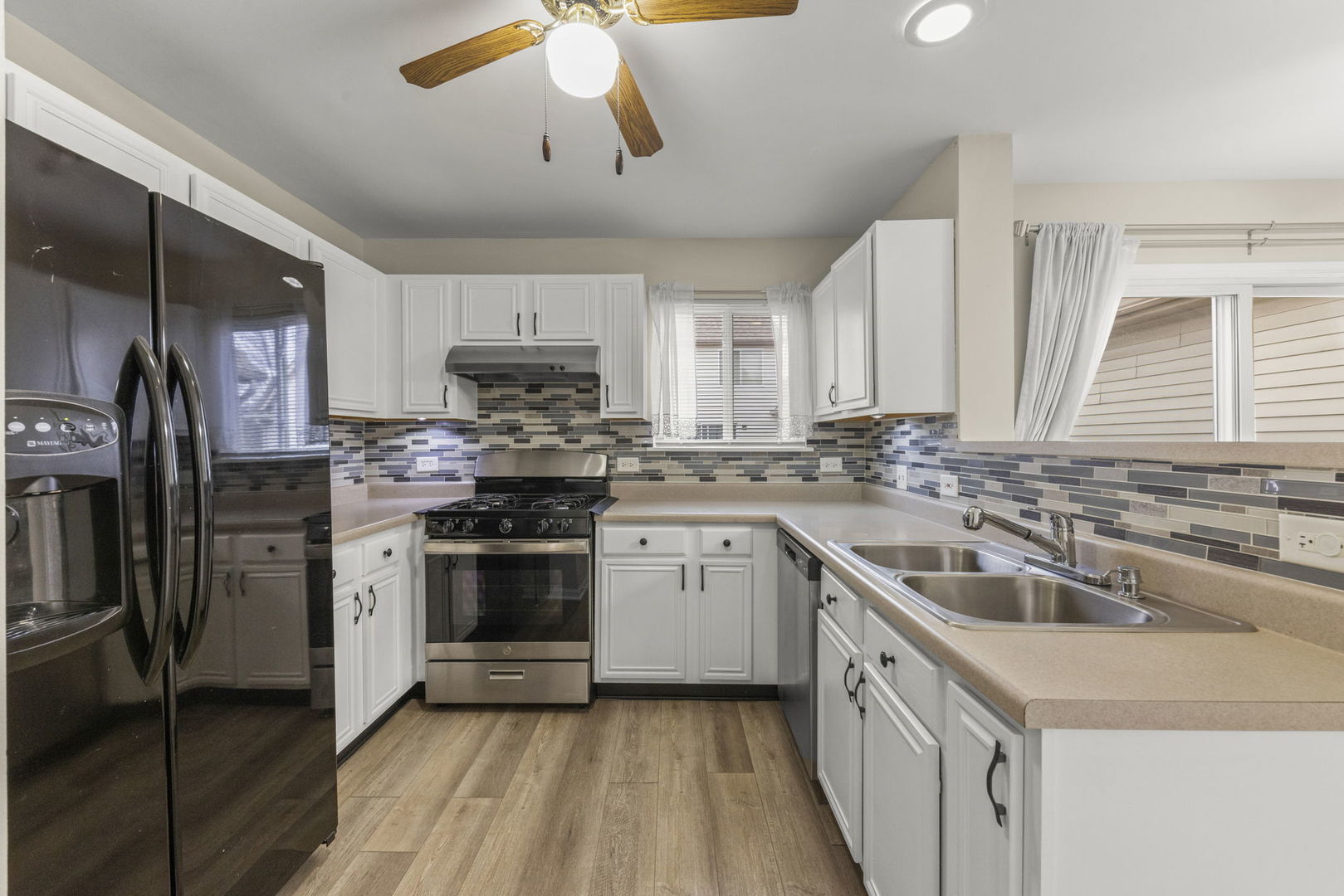 1643 ORCHARD Court, West Chicago, IL 60185