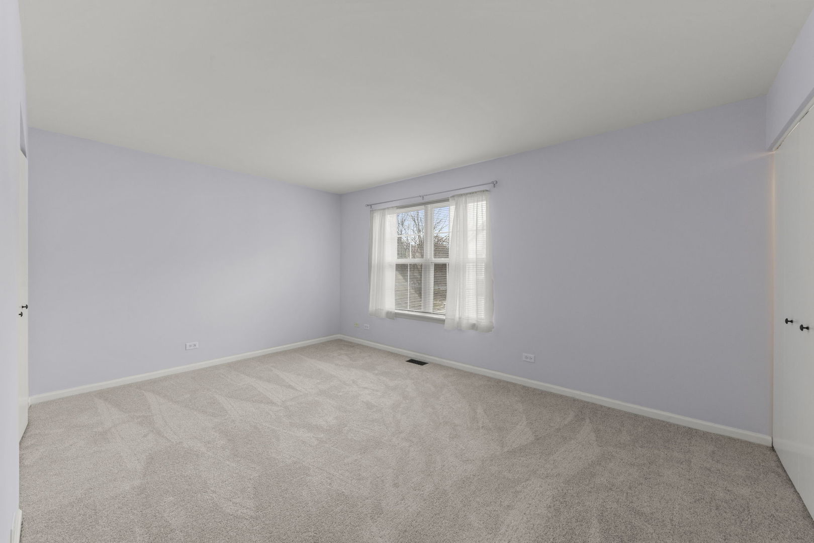 1643 ORCHARD Court, West Chicago, IL 60185