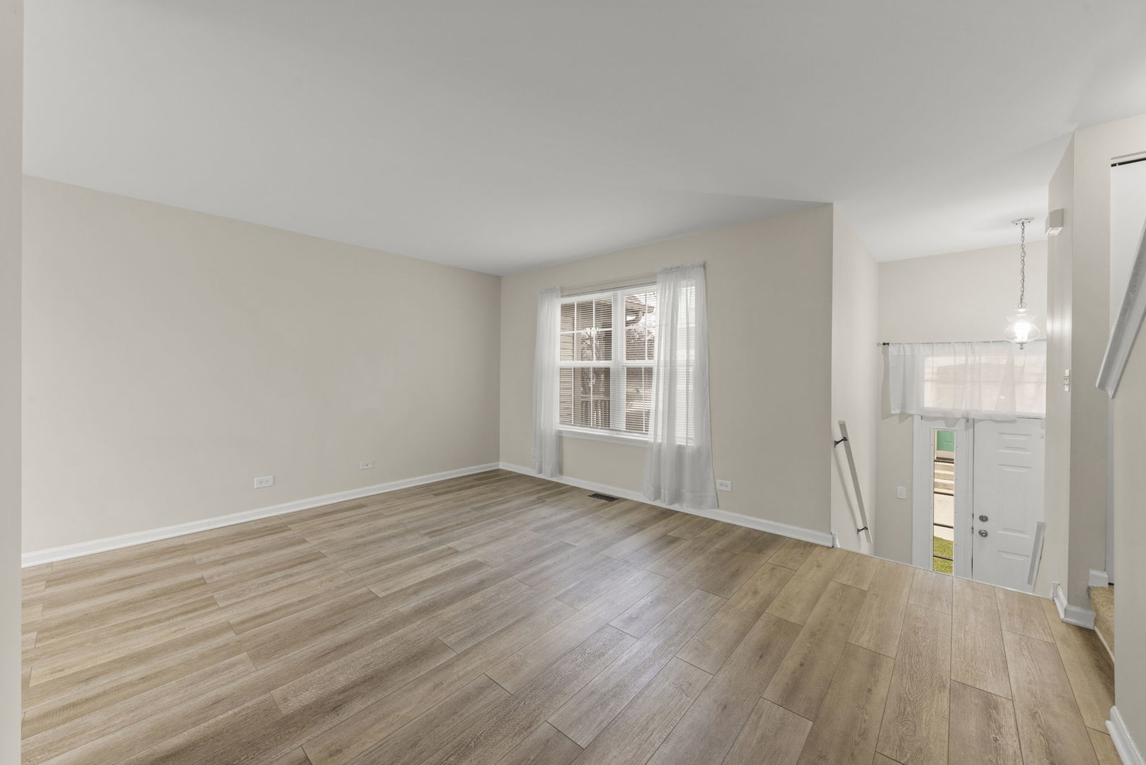 1643 ORCHARD Court, West Chicago, IL 60185