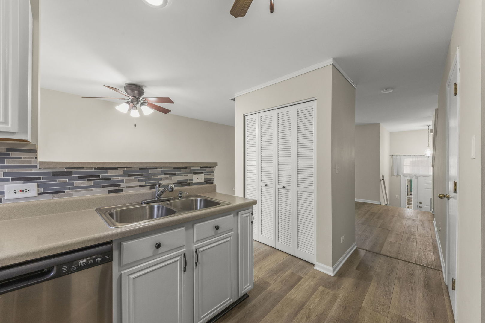 1643 ORCHARD Court, West Chicago, IL 60185