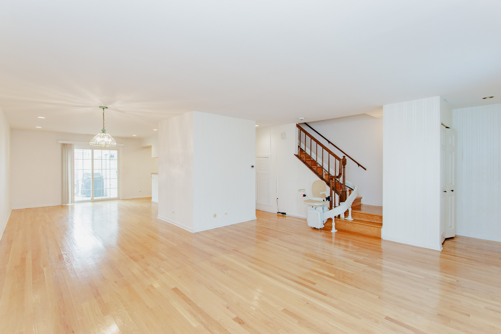 1410 Pebblecreek Drive, Glenview, IL 60025