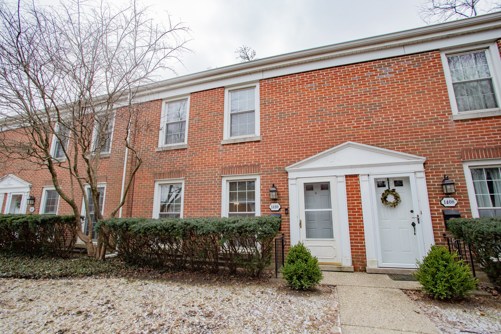 1410 Pebblecreek Drive, Glenview, IL 60025