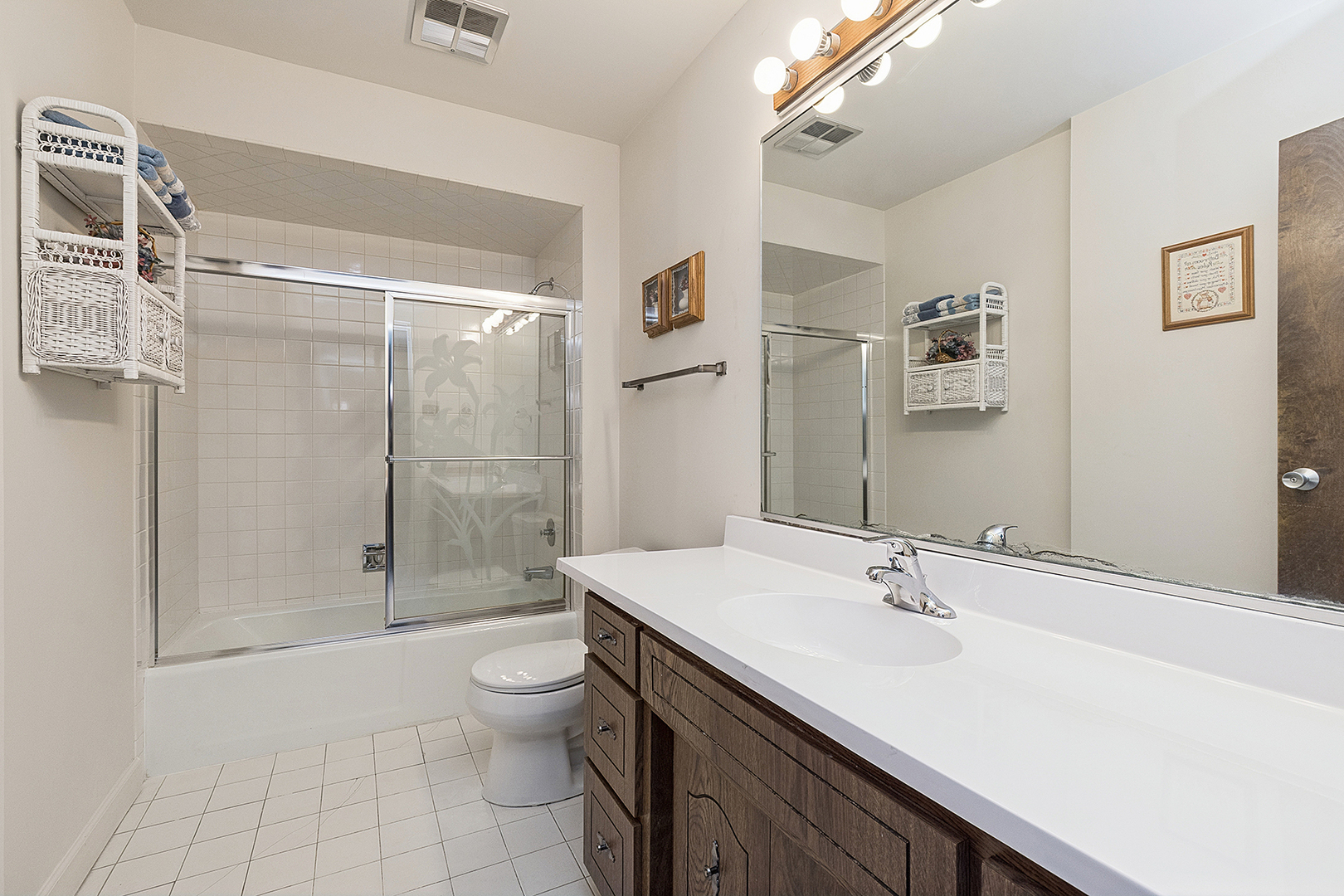 700 N Bruce Lane #108, Glenwood, IL 60425