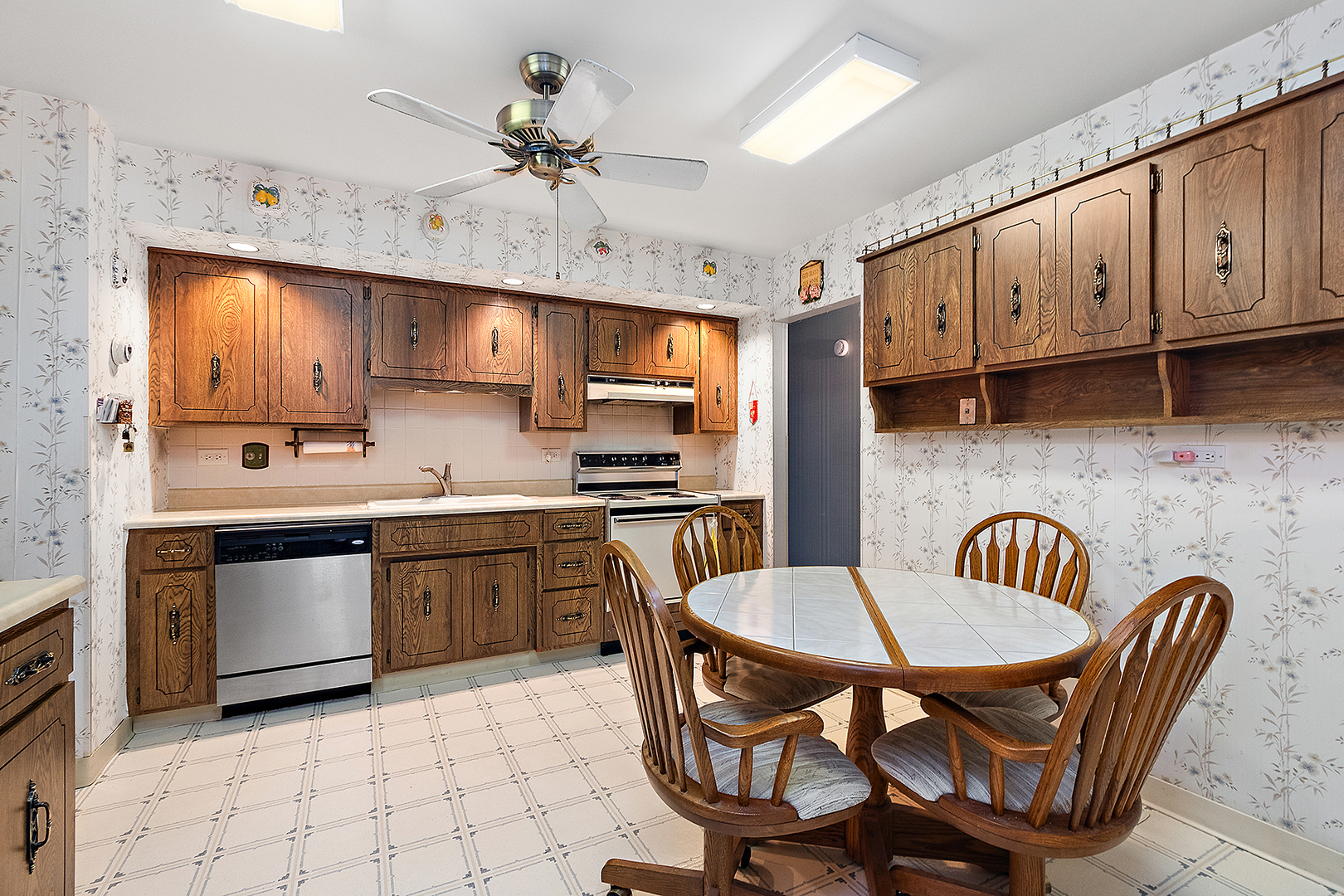 700 N Bruce Lane #108, Glenwood, IL 60425