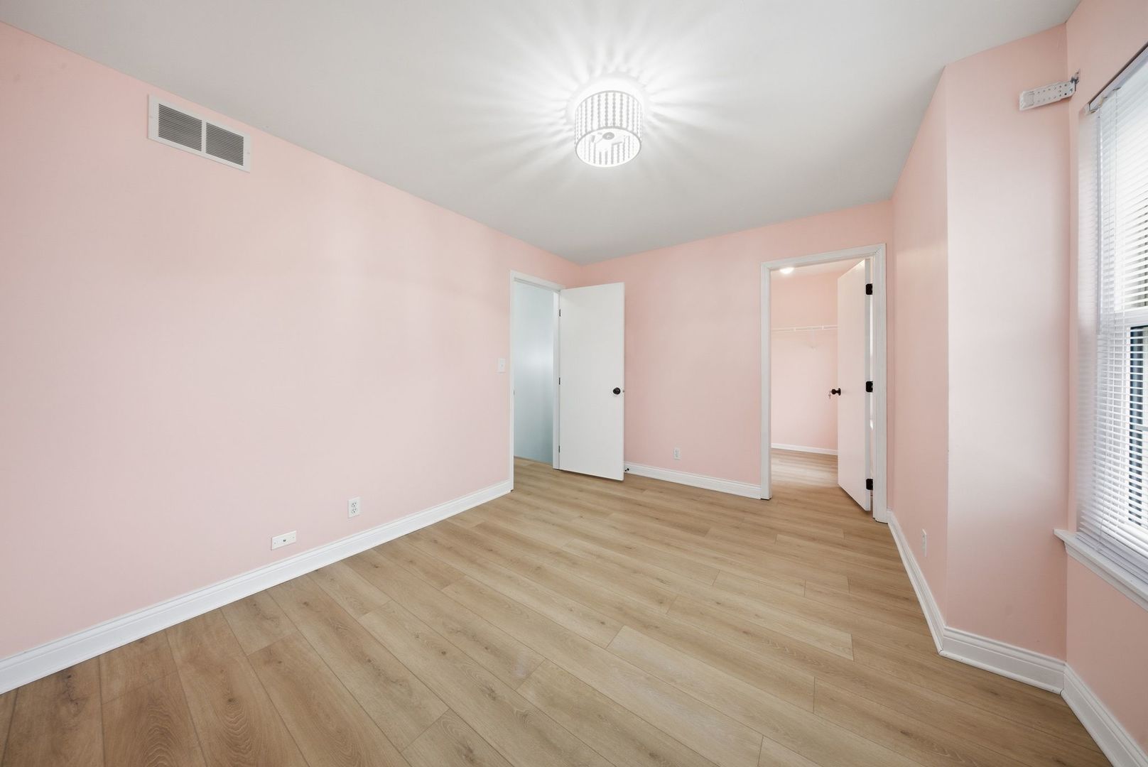 510 Waterford Drive, Oswego, IL 60543