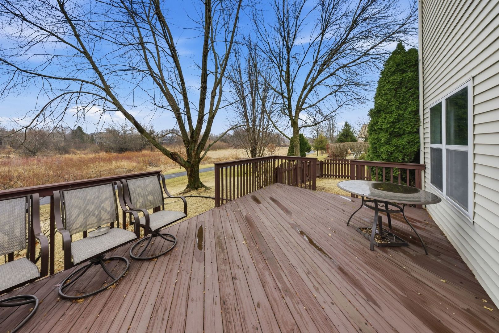 510 Waterford Drive, Oswego, IL 60543