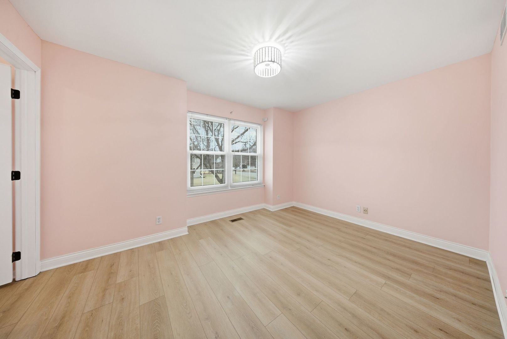 510 Waterford Drive, Oswego, IL 60543