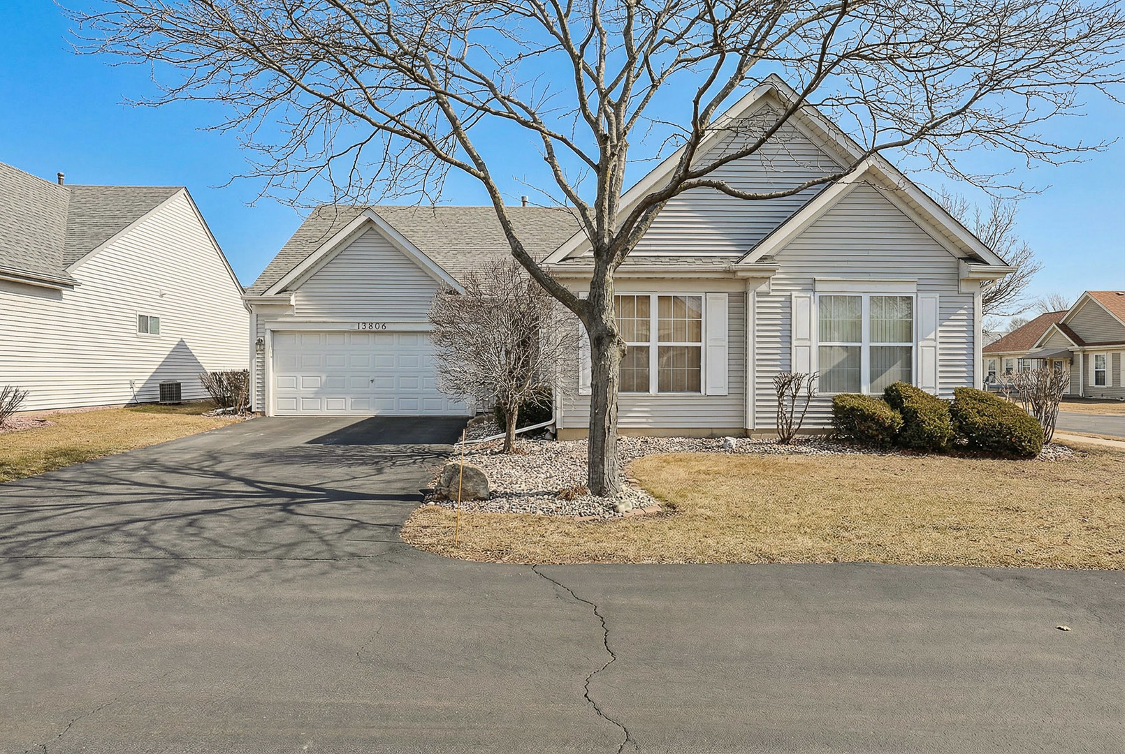 13806 S Hickory Lane, Plainfield, IL 60544